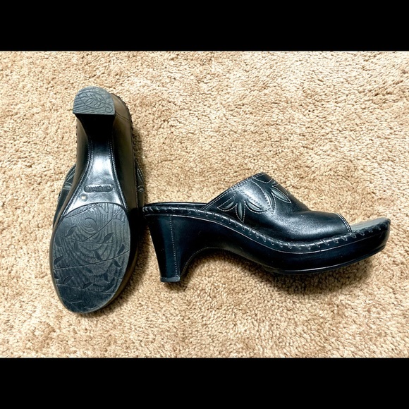 Black Nurture Sandals - Size 8 with a 3.5 heel - Picture 2 of 4